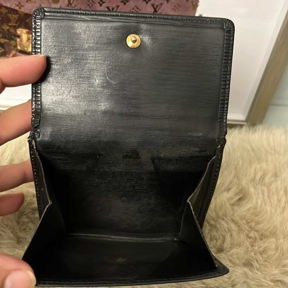LOUIS VUITTON Epi Unisex Bi-Fold Wallet w/Unbranded Chain, Authentic, GUC - Picture 9 of 10